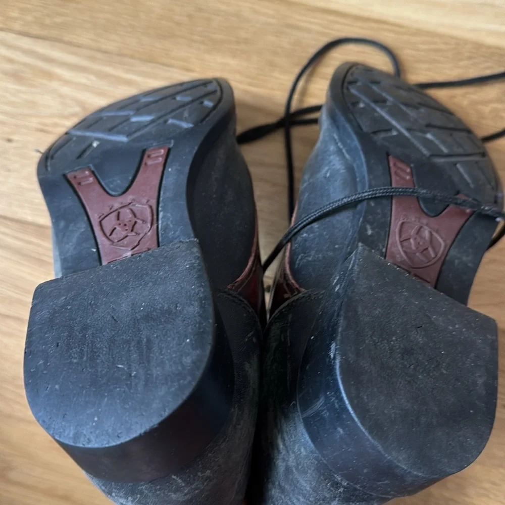 ARIAT black and deep red 8 hole boots - Picture 6 of 7